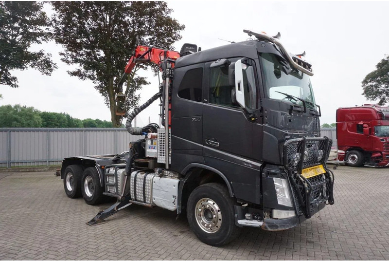 Volvo FH16-750 / ENGINE RUNNING / 6x4 / RETARDER / BIG AXLE / VEB+ / PALFINGER FD250 / EURO-6 / 2016 - Лісовоз, Вантажівка з маніпулятором: фото 4 Volvo FH16-750 / ENGINE RUNNING / 6x4 / RETARDER / BIG AXLE / VEB+ / PALFINGER FD250 / EURO-6 / 2016 - Лісовоз, Вантажівка з маніпулятором: фото 4