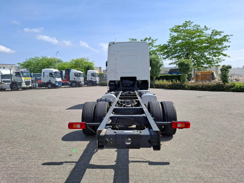 Volvo FH4-420 / PTO / DOUBLE TANK / I-PARKCOOL / VEB+ / LWDS / TUV:10-07-2025 / AUTOMATIC / EURO-6 / 2016 - Вантажівка шасі: фото 4 Volvo FH4-420 / PTO / DOUBLE TANK / I-PARKCOOL / VEB+ / LWDS / TUV:10-07-2025 / AUTOMATIC / EURO-6 / 2016 - Вантажівка шасі: фото 4