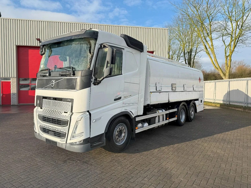 Volvo FH5-500 6X2 / ENGINE RUNNING / LIFT+LENKACHSE / FULL AIR / ADR / EUROTANK / 9-TON FRONT AXLE / I-SAVE / EURO-6 / 2022 - Вантажівка цистерна: фото 1 Volvo FH5-500 6X2 / ENGINE RUNNING / LIFT+LENKACHSE / FULL AIR / ADR / EUROTANK / 9-TON FRONT AXLE / I-SAVE / EURO-6 / 2022 - Вантажівка цистерна: фото 1