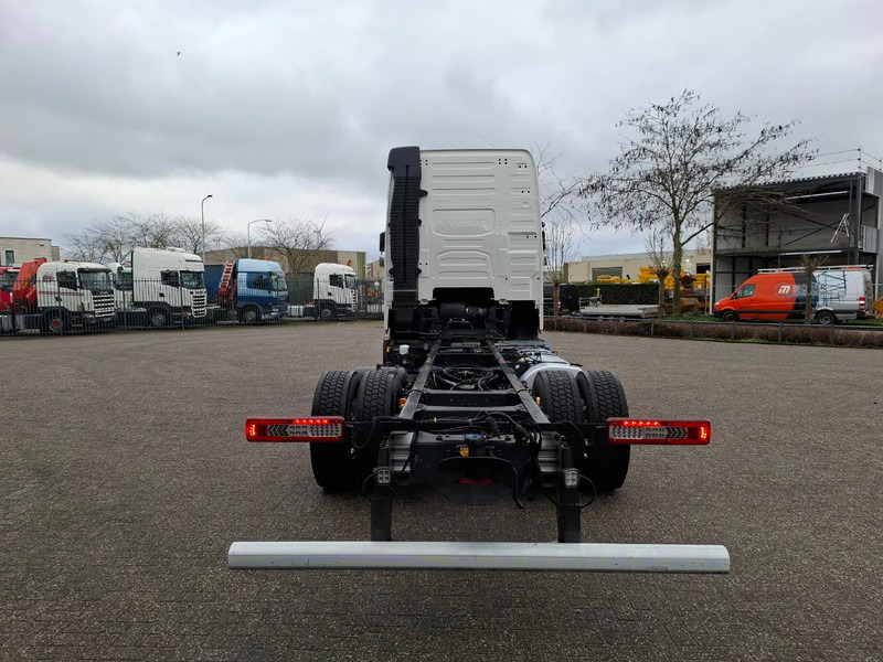 Volvo FH5-500 / XL / VEB+ / I-SAVE / I-PARKCOOL / ONLY:175784 KM / GERMAN TRUCK / FULL-AIR / WB:490 / ALCOA / LEATHER / 2023 - Вантажівка шасі: фото 4 Volvo FH5-500 / XL / VEB+ / I-SAVE / I-PARKCOOL / ONLY:175784 KM / GERMAN TRUCK / FULL-AIR / WB:490 / ALCOA / LEATHER / 2023 - Вантажівка шасі: фото 4