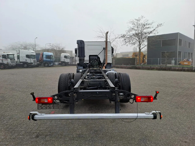 Volvo FM4-420 / VEB+ / LWDS / LIFT+LENKACHSE / ONLY:336223 KM / INLINER / AUTOMATIC / EURO-6 / 2018 - Вантажівка шасі: фото 4 Volvo FM4-420 / VEB+ / LWDS / LIFT+LENKACHSE / ONLY:336223 KM / INLINER / AUTOMATIC / EURO-6 / 2018 - Вантажівка шасі: фото 4