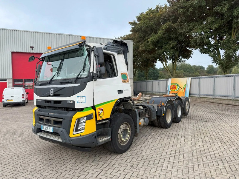 Volvo FMX 450 / ENGINE RUNNING / 8X4 / VEB / ONLY:260642 KM / PTO / LIFT+LENKACHSE / ALCOA / AUTOMATIC / EURO-6 / 2014 - Вантажівка шасі: фото 1 Volvo FMX 450 / ENGINE RUNNING / 8X4 / VEB / ONLY:260642 KM / PTO / LIFT+LENKACHSE / ALCOA / AUTOMATIC / EURO-6 / 2014 - Вантажівка шасі: фото 1