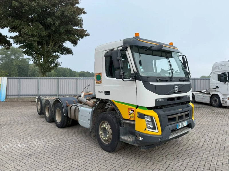 Volvo FMX 450 / ENGINE RUNNING / 8X4 / VEB / ONLY:260642 KM / PTO / LIFT+LENKACHSE / ALCOA / AUTOMATIC / EURO-6 / 2014 - Вантажівка шасі: фото 2 Volvo FMX 450 / ENGINE RUNNING / 8X4 / VEB / ONLY:260642 KM / PTO / LIFT+LENKACHSE / ALCOA / AUTOMATIC / EURO-6 / 2014 - Вантажівка шасі: фото 2