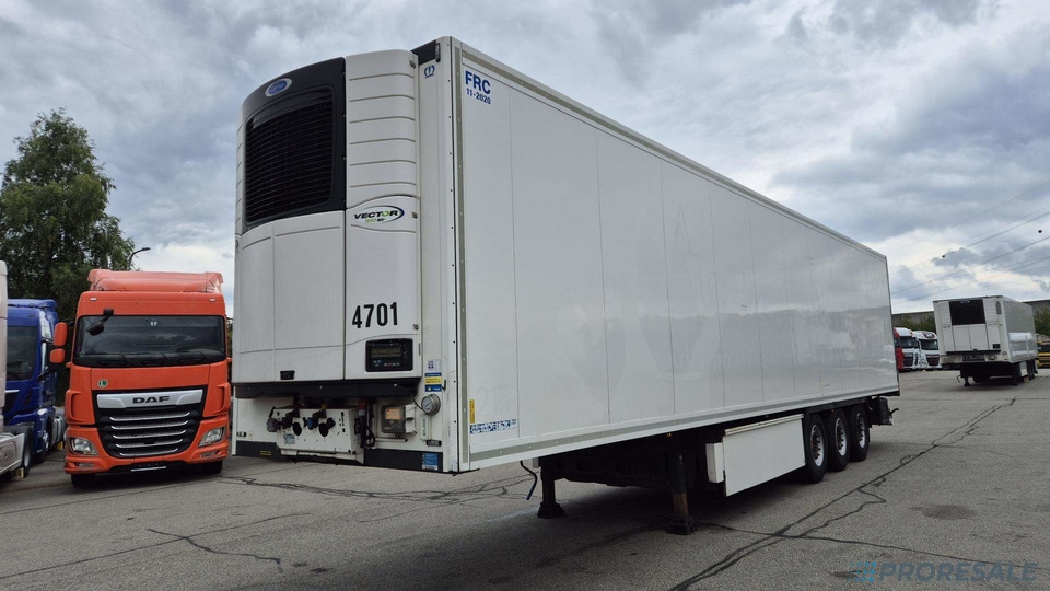 KRONE COOL LINER SD mrazírenský - MULTITEMP - dělící stěna + agregát CARRIER VECTOR 1950 Mt - Рефрижератор напівпричіп: фото 2 KRONE COOL LINER SD mrazírenský - MULTITEMP - dělící stěna + agregát CARRIER VECTOR 1950 Mt - Рефрижератор напівпричіп: фото 2