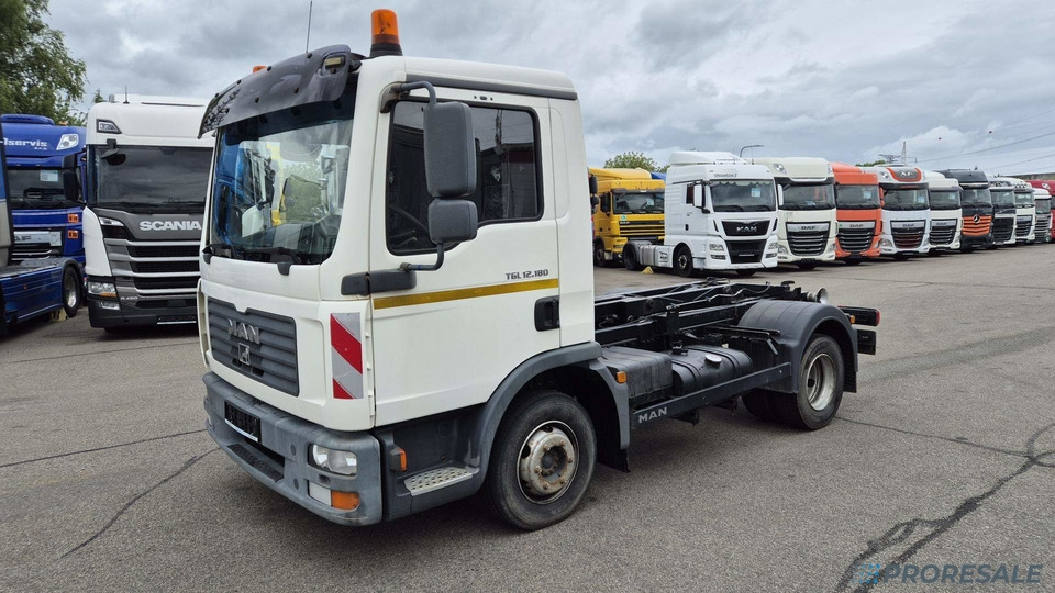 MAN TGL 12.180 4x2 BB EURO 3 - Hákový nosič kontejnerů - Гаковий мультиліфт вантажівка: фото 2 MAN TGL 12.180 4x2 BB EURO 3 - Hákový nosič kontejnerů - Гаковий мультиліфт вантажівка: фото 2