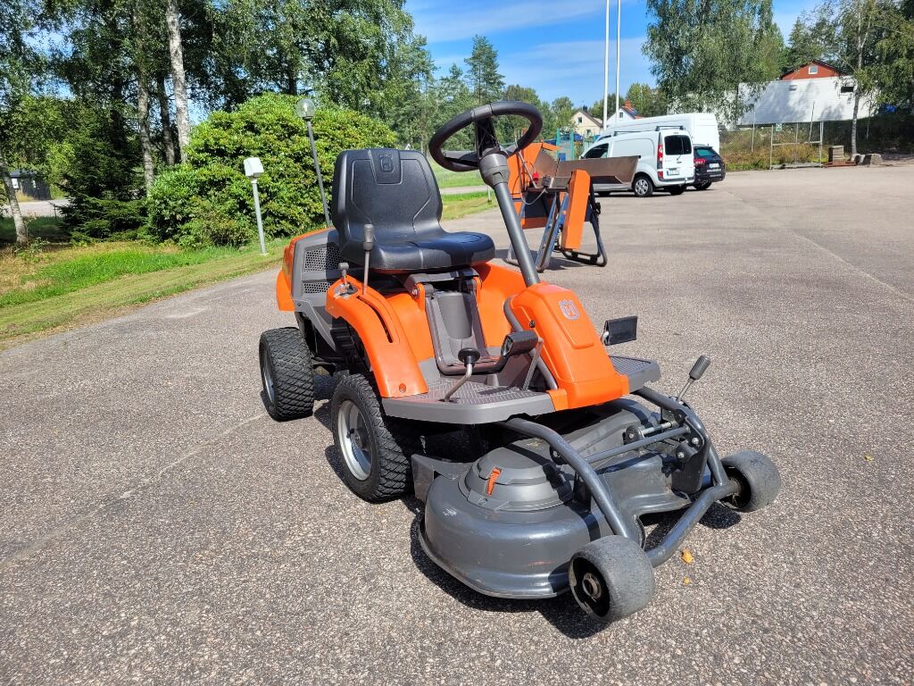 Åkgräsklippare Husqvarna Rider R111B - Техніка для саду та городу: фото 2 Åkgräsklippare Husqvarna Rider R111B - Техніка для саду та городу: фото 2