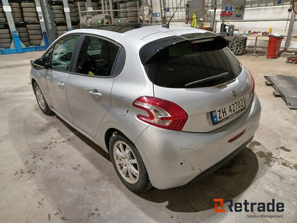 Bil Peugeot 208 Automat - Легковий автомобіль: фото 3 Bil Peugeot 208 Automat - Легковий автомобіль: фото 3