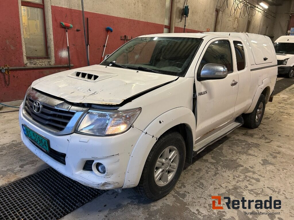 Bil Toyota Hilux 4wd N2 - Легковий автомобіль: фото 2 Bil Toyota Hilux 4wd N2 - Легковий автомобіль: фото 2