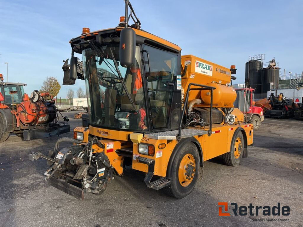 SuperiorRoads Python 5000+ Pothole Patcher - Будівельна техніка: фото 1 SuperiorRoads Python 5000+ Pothole Patcher - Будівельна техніка: фото 1