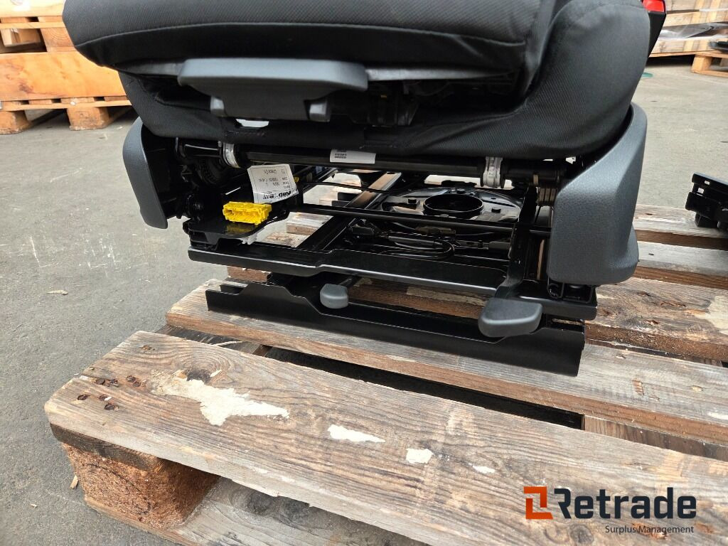 Framstolar Nya Mercedes Benz Sprinter - Легковий автомобіль: фото 4 Framstolar Nya Mercedes Benz Sprinter - Легковий автомобіль: фото 4