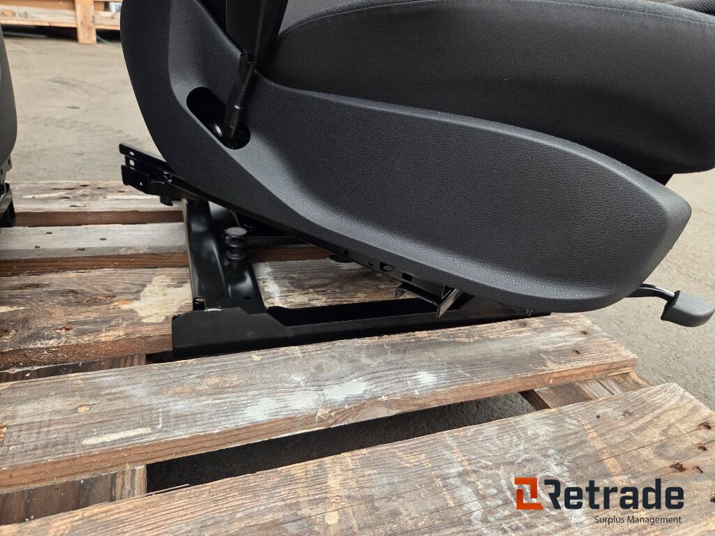 Framstolar Nya Mercedes Benz Sprinter - Легковий автомобіль: фото 3 Framstolar Nya Mercedes Benz Sprinter - Легковий автомобіль: фото 3