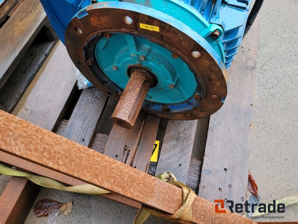 Elmotor Brook Crompton DF8P4D - Інша техніка: фото 5 Elmotor Brook Crompton DF8P4D - Інша техніка: фото 5