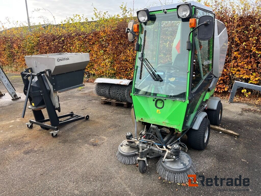 Redskabsbærer Nilfisk FH3 med maskinsæt. - Комунальна/ Спеціальна техніка: фото 1 Redskabsbærer Nilfisk FH3 med maskinsæt. - Комунальна/ Спеціальна техніка: фото 1