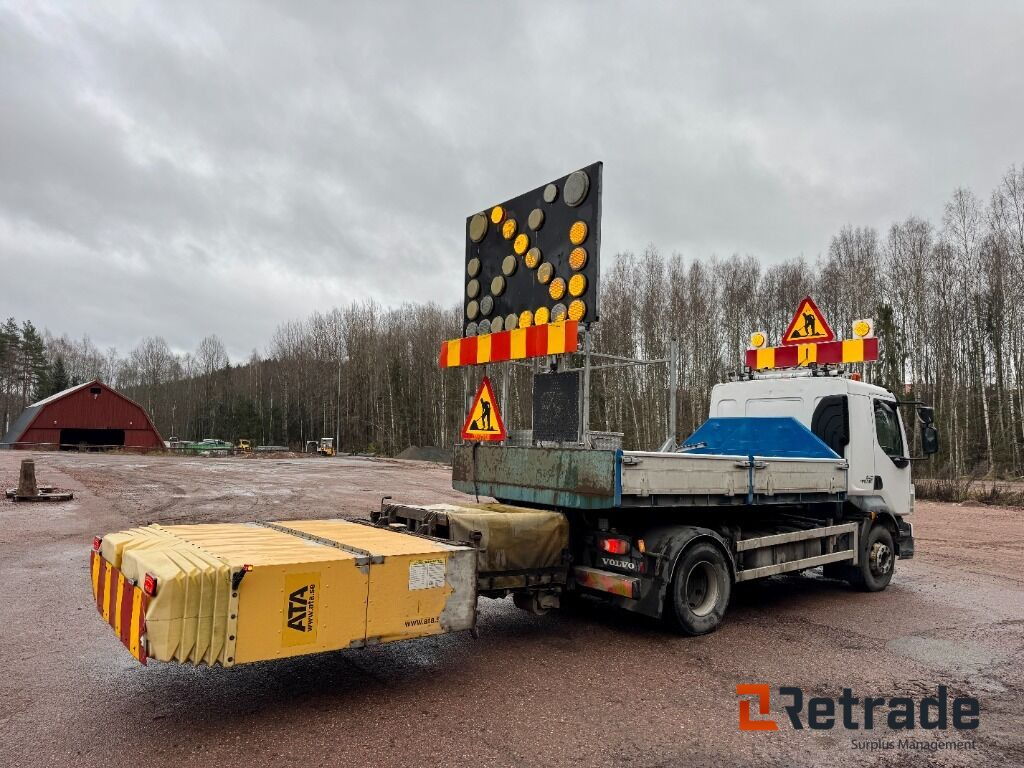 Krokbil Volvo FL 240 TMA utrustad - Бортова вантажівка/ Платформа: фото 4 Krokbil Volvo FL 240 TMA utrustad - Бортова вантажівка/ Платформа: фото 4