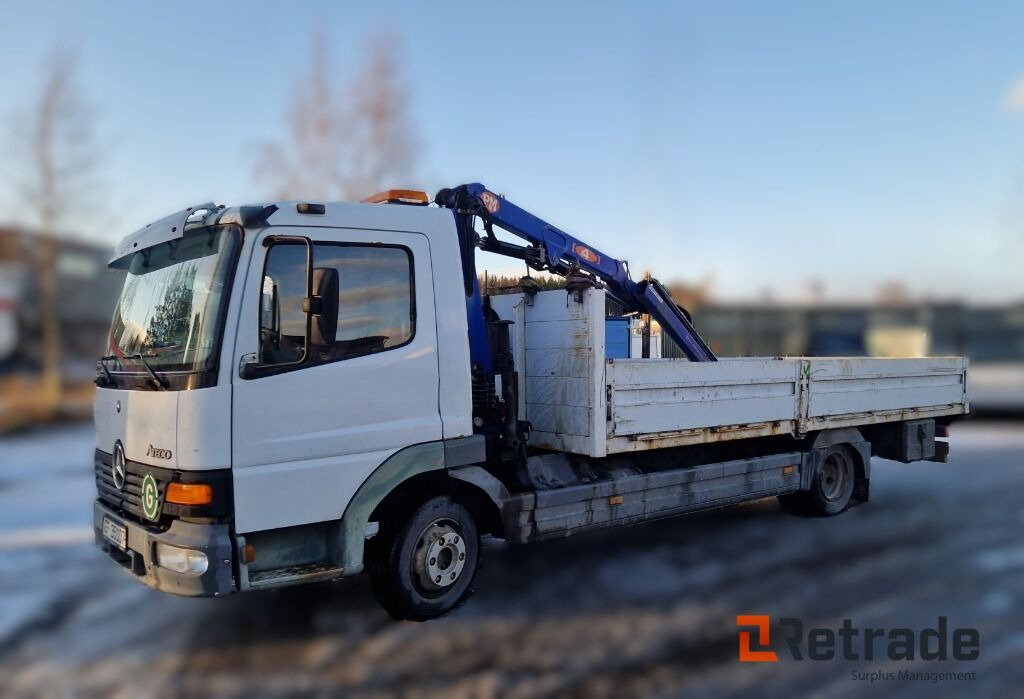 Mercedes-Benz Atego 818L med 6 meter plan og kran - Бортова вантажівка/ Платформа, Вантажівка з маніпулятором: фото 1 Mercedes-Benz Atego 818L med 6 meter plan og kran - Бортова вантажівка/ Платформа, Вантажівка з маніпулятором: фото 1