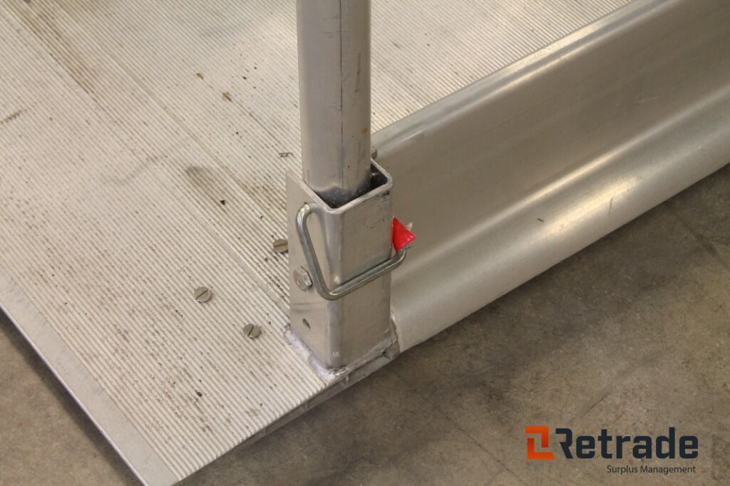 Metalmec Aluminium landgang m/sammenleggbart rekkverk - Складська техніка: фото 4 Metalmec Aluminium landgang m/sammenleggbart rekkverk - Складська техніка: фото 4