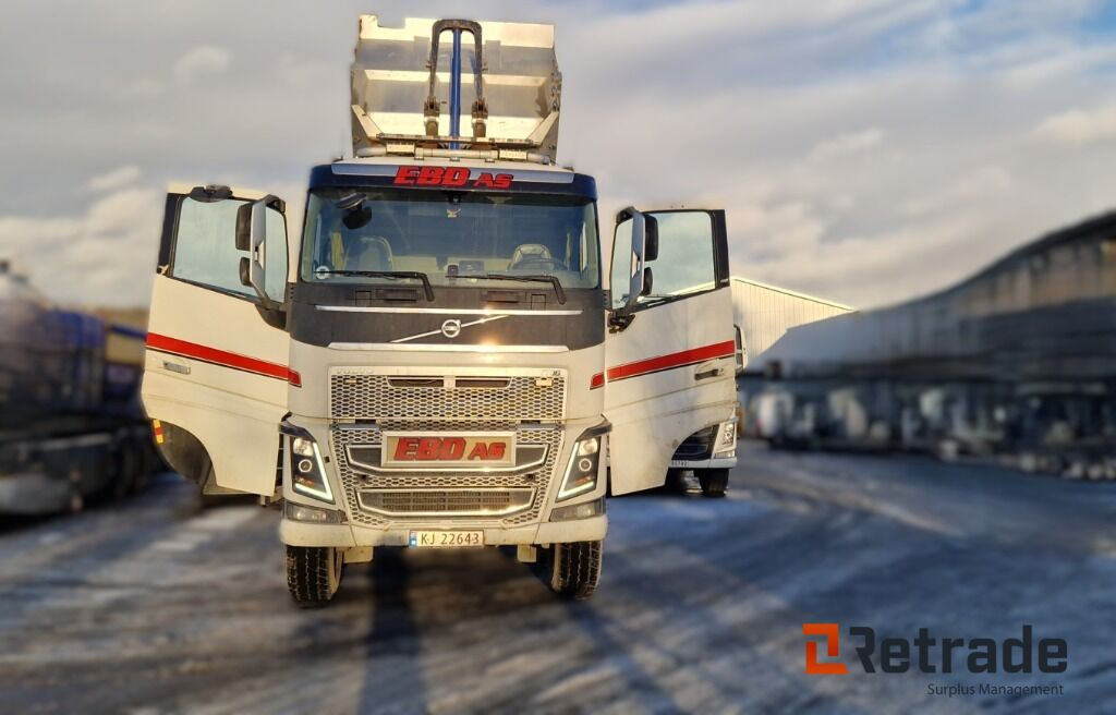 Robust og klar tippbil – Volvo FH16 650 8x4 med tipp og hengeropplegg - Самоскид вантажівка: фото 2 Robust og klar tippbil – Volvo FH16 650 8x4 med tipp og hengeropplegg - Самоскид вантажівка: фото 2