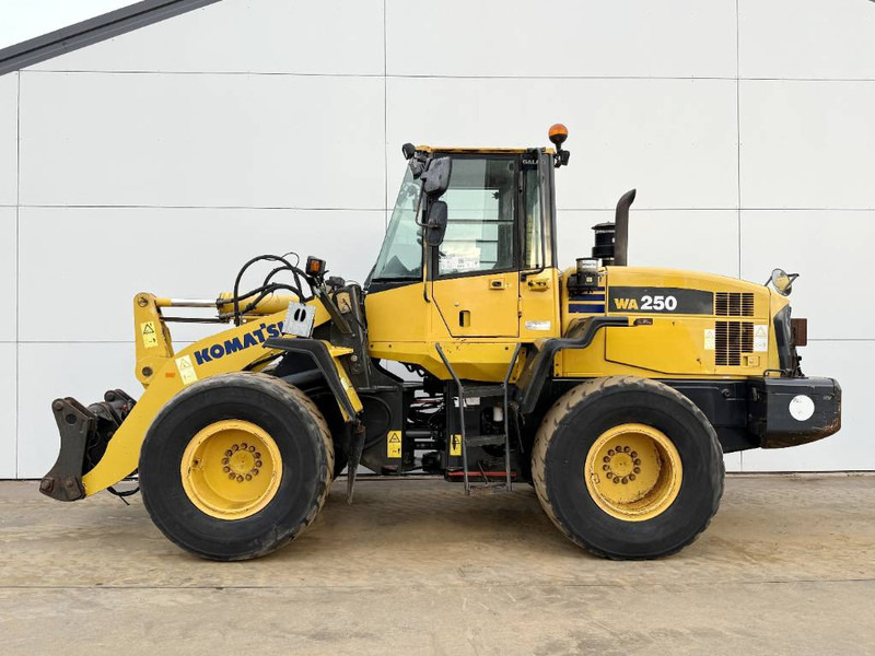 Komatsu WA250-5 - Dutch Machine / 3rd Function / Auto Lube - Колісний навантажувач: фото 1 Komatsu WA250-5 - Dutch Machine / 3rd Function / Auto Lube - Колісний навантажувач: фото 1