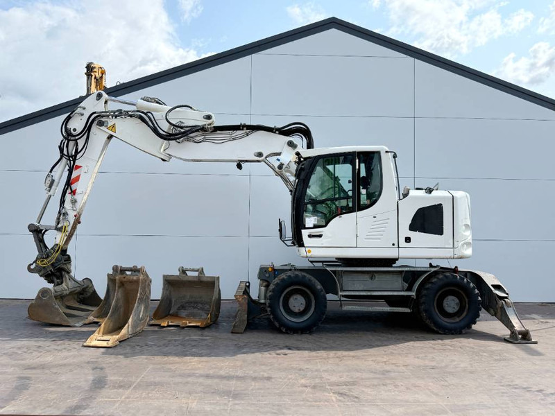 Liebherr A918 Compact - 4 Buckets / Triple Boom / Auto Lube - Колісний екскаватор: фото 1 Liebherr A918 Compact - 4 Buckets / Triple Boom / Auto Lube - Колісний екскаватор: фото 1