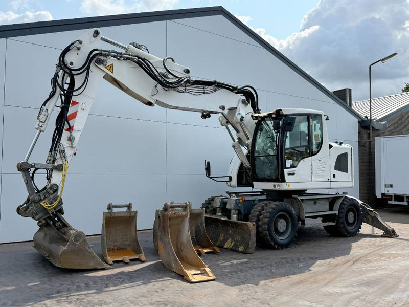 Liebherr A918 Compact - 4 Buckets / Triple Boom / Auto Lube - Колісний екскаватор: фото 3 Liebherr A918 Compact - 4 Buckets / Triple Boom / Auto Lube - Колісний екскаватор: фото 3