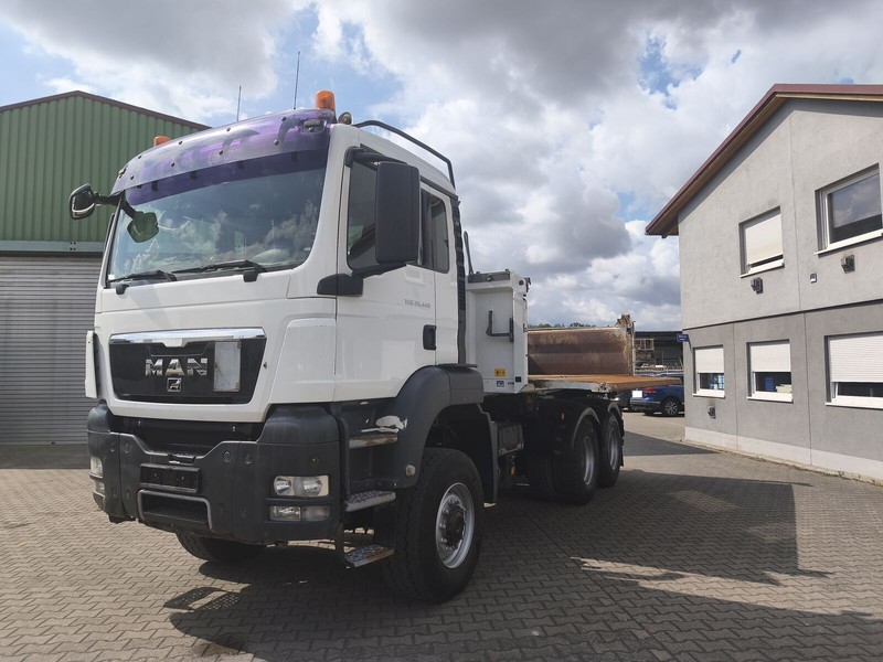 MAN MAN TGS 26.440 Kipper 6x6 Bordmatik Rollplane AHK Euro 5 - Самоскид вантажівка: фото 1 MAN MAN TGS 26.440 Kipper 6x6 Bordmatik Rollplane AHK Euro 5 - Самоскид вантажівка: фото 1