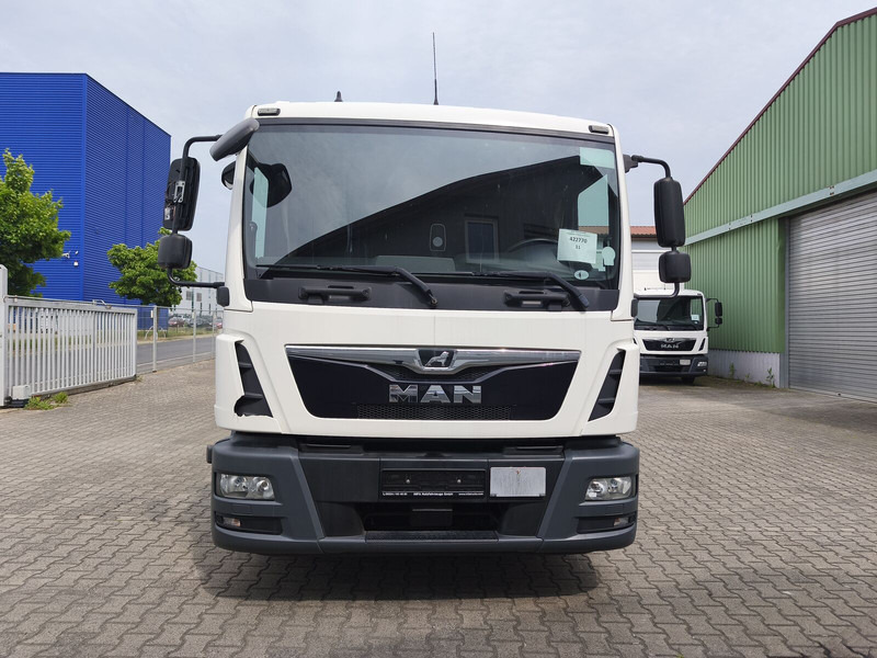 MAN TGL 8.190 Koffer gFH AHK LBW Euro 6 4x2 (11) - Вантажівка з закритим кузовом: фото 3 MAN TGL 8.190 Koffer gFH AHK LBW Euro 6 4x2 (11) - Вантажівка з закритим кузовом: фото 3