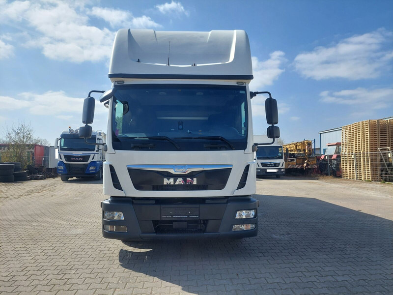 MAN TGL 8.220 - Тентована вантажівка: фото 3 MAN TGL 8.220 - Тентована вантажівка: фото 3