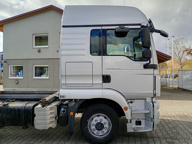 MAN TGM 12.290 BDF Euro 6 4x2 AHK (37) - Вантажівка шасі: фото 5 MAN TGM 12.290 BDF Euro 6 4x2 AHK (37) - Вантажівка шасі: фото 5