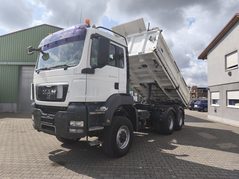 MAN TGS 26.400 6x6 GL Meiller Dreiseitenkipper Bordmatik Plane Euro - Самоскид вантажівка: фото 2 MAN TGS 26.400 6x6 GL Meiller Dreiseitenkipper Bordmatik Plane Euro - Самоскид вантажівка: фото 2