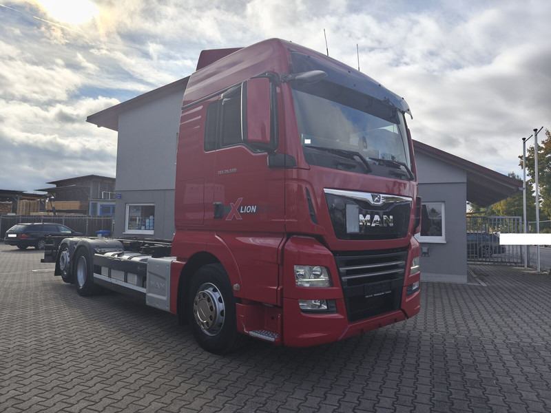 MAN TGX 26.500 BDF 6x2 Euro 6 Retarder Standard Lift+Lenk Euro 6 (29 - Вантажівка шасі: фото 2 MAN TGX 26.500 BDF 6x2 Euro 6 Retarder Standard Lift+Lenk Euro 6 (29 - Вантажівка шасі: фото 2