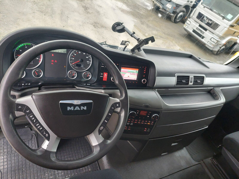 Вантажівка Для транспортування харчових продукті MAN TGX 35.440 Silo Euro 6 8x4 Lift+Lenk Klima (5): фото 17 Вантажівка Для транспортування харчових продукті MAN TGX 35.440 Silo Euro 6 8x4 Lift+Lenk Klima (5): фото 17