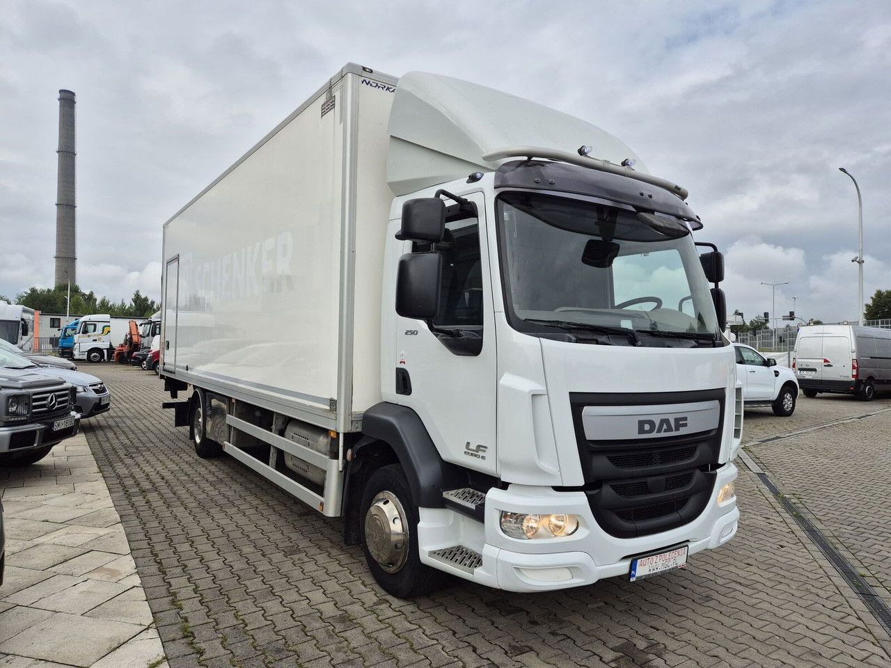 DAF LF 250 FA / Euro 6 / 18 EP / 3 Seats / 1 Owner - Вантажівка з закритим кузовом: фото 4 DAF LF 250 FA / Euro 6 / 18 EP / 3 Seats / 1 Owner - Вантажівка з закритим кузовом: фото 4