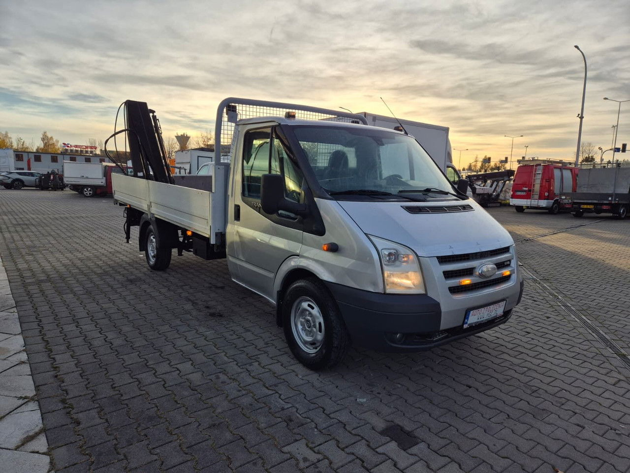 Ford Transit 350 2.4 TDCi / Very Strong Hiab / 1 Owner / Serviced - Легка бортова вантажівка: фото 4 Ford Transit 350 2.4 TDCi / Very Strong Hiab / 1 Owner / Serviced - Легка бортова вантажівка: фото 4