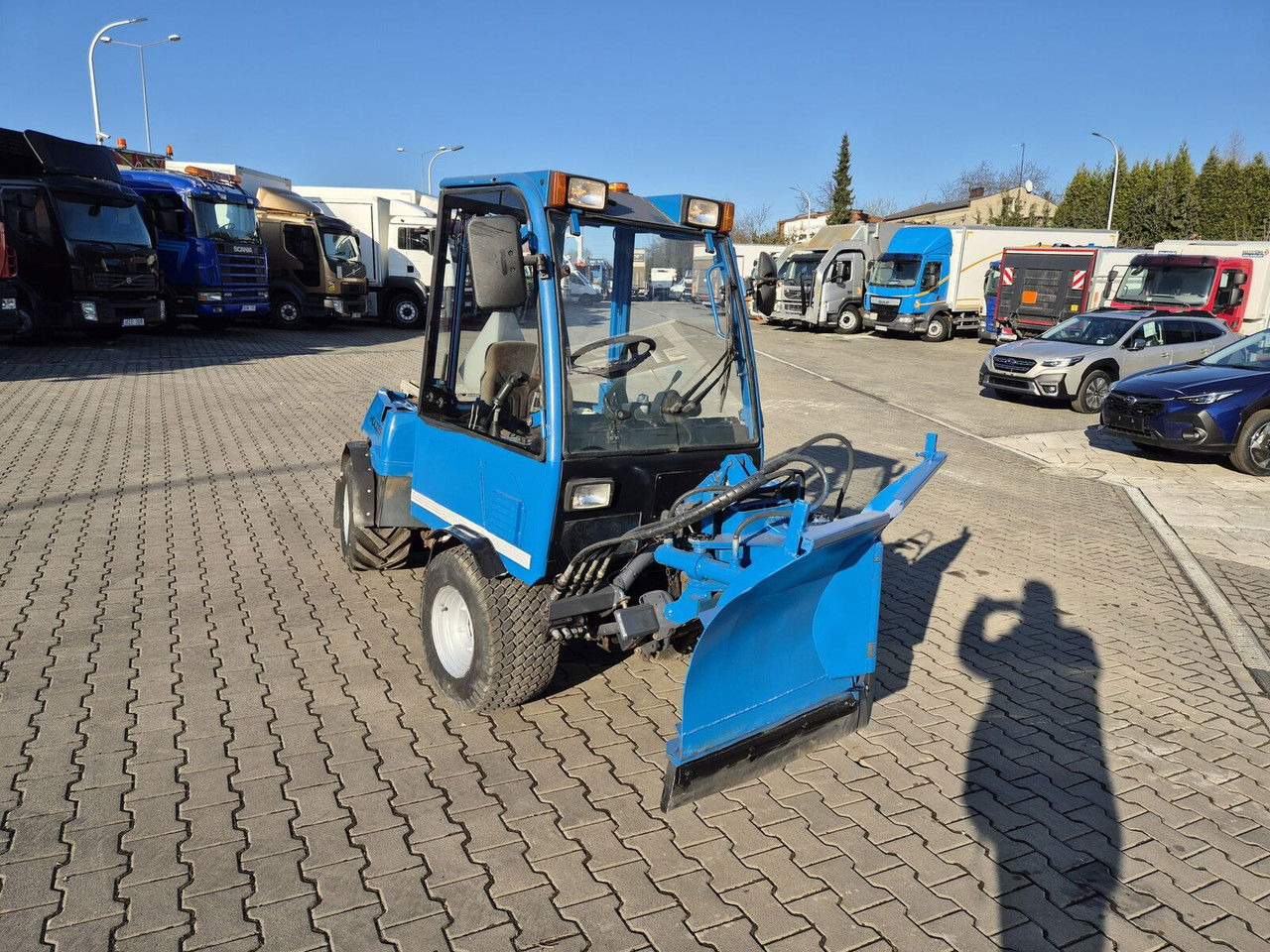 Holder C245 4WD / Tool carrier / Snow plow / PTO Front AN D Rear / 4X4 / - Комунальний трактор: фото 5 Holder C245 4WD / Tool carrier / Snow plow / PTO Front AN D Rear / 4X4 / - Комунальний трактор: фото 5