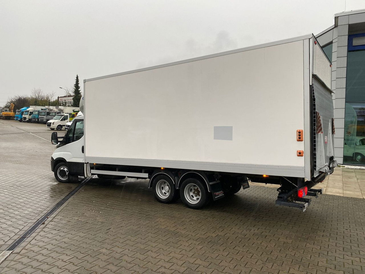 Iveco Daily 35C18 35C180 / NEW Service / Trailer / Euro 6 - Вантажівка з закритим кузовом: фото 4 Iveco Daily 35C18 35C180 / NEW Service / Trailer / Euro 6 - Вантажівка з закритим кузовом: фото 4