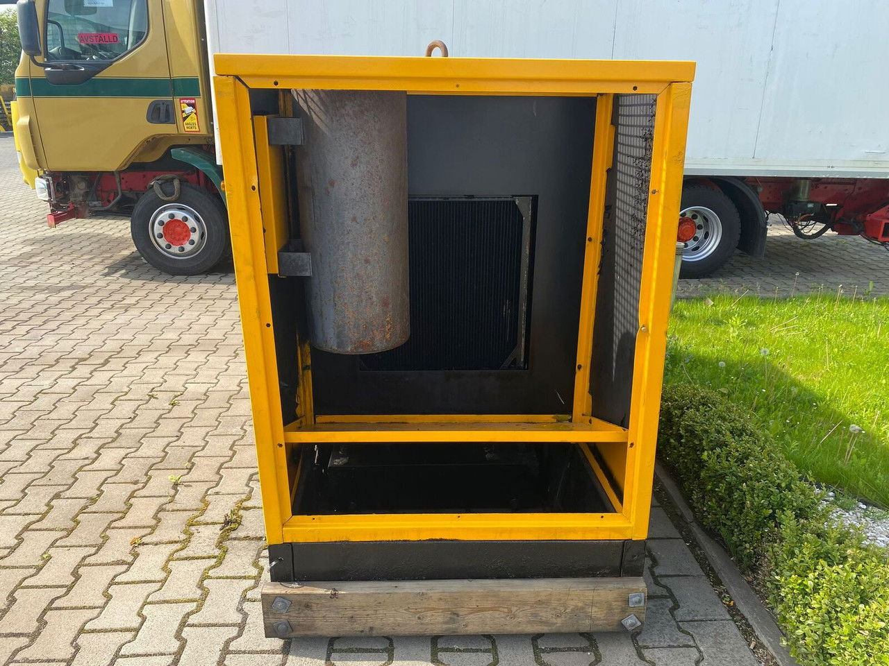 Електричний генератор SDMO NS 60 W M, Silent generator 60kVA, 48KW NS 60 W M, Silent generator 60kVA, 48KW: фото 8 Електричний генератор SDMO NS 60 W M, Silent generator 60kVA, 48KW NS 60 W M, Silent generator 60kVA, 48KW: фото 8