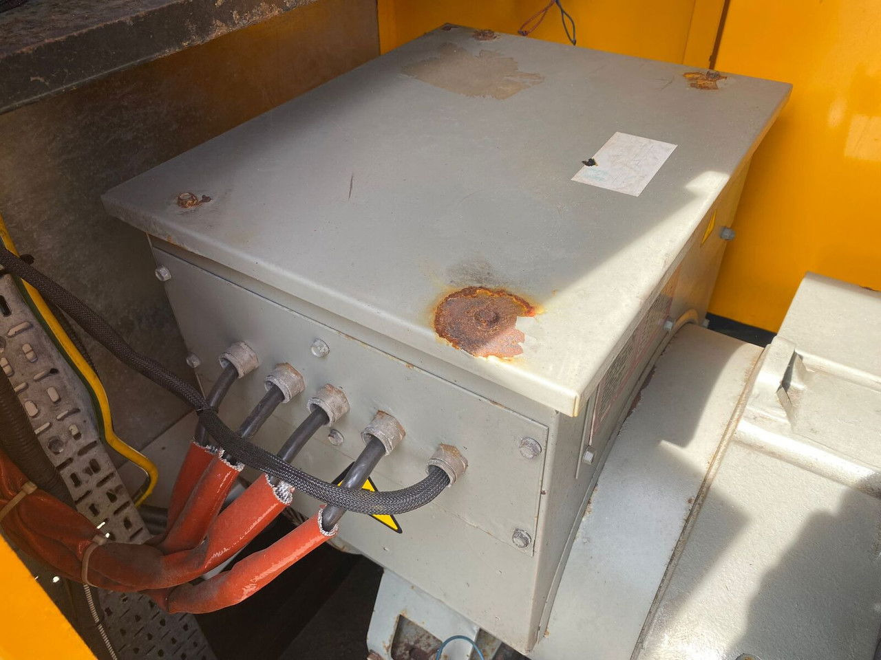 Електричний генератор SDMO NS 60 W M, Silent generator 60kVA, 48KW NS 60 W M, Silent generator 60kVA, 48KW: фото 12 Електричний генератор SDMO NS 60 W M, Silent generator 60kVA, 48KW NS 60 W M, Silent generator 60kVA, 48KW: фото 12