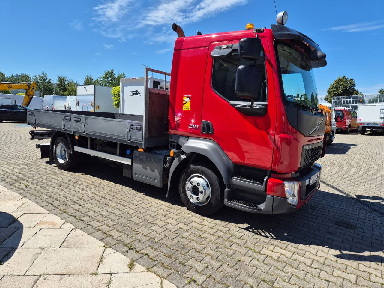 Volvo FL 210 1 Owner / LOW KM / Fassi - Бортова вантажівка/ Платформа, Вантажівка з маніпулятором: фото 5 Volvo FL 210 1 Owner / LOW KM / Fassi - Бортова вантажівка/ Платформа, Вантажівка з маніпулятором: фото 5