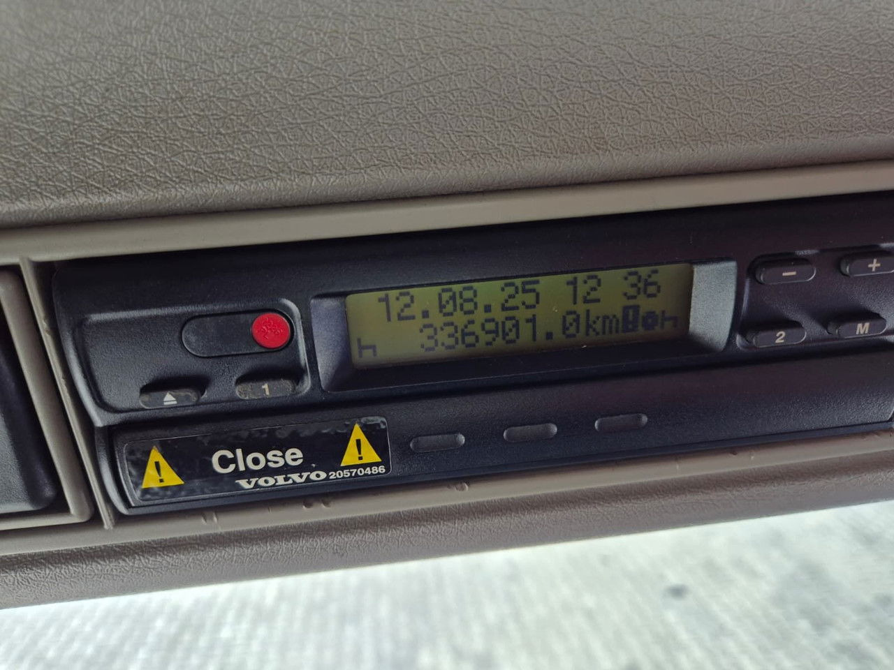 Бортова вантажівка/ Платформа Volvo FM 420 Platform / Works Great: фото 25