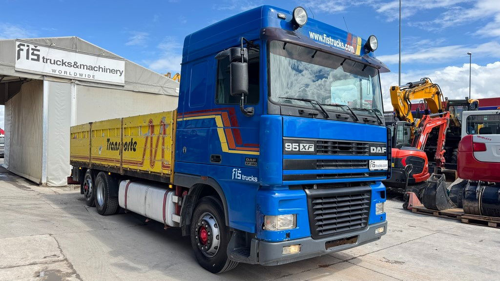 DAF XF 95.380 6X2 stake body - air condition - Бортова вантажівка/ Платформа: фото 3 DAF XF 95.380 6X2 stake body - air condition - Бортова вантажівка/ Платформа: фото 3