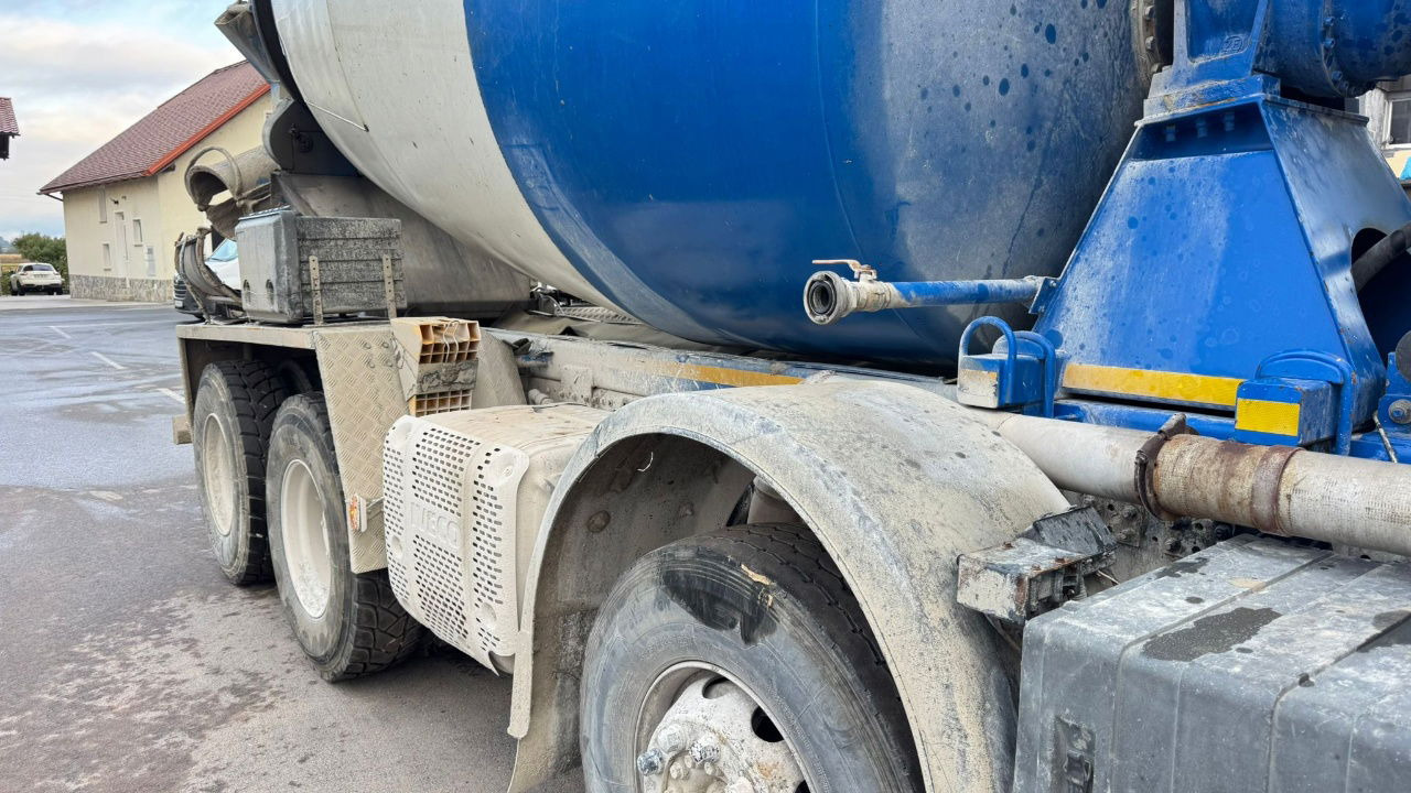 Iveco Trakker AD340TB45 8x4 mixer 10m3 - Автобетонозмішувач: фото 4 Iveco Trakker AD340TB45 8x4 mixer 10m3 - Автобетонозмішувач: фото 4