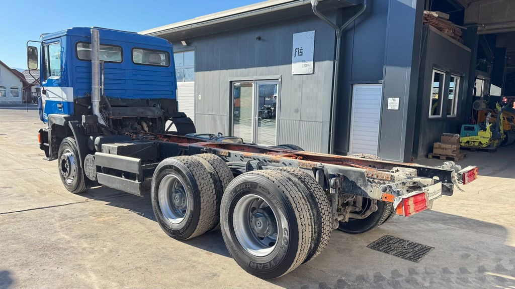 MAN 25.272 6x4 chassis- complete spring - Вантажівка шасі: фото 4 MAN 25.272 6x4 chassis- complete spring - Вантажівка шасі: фото 4