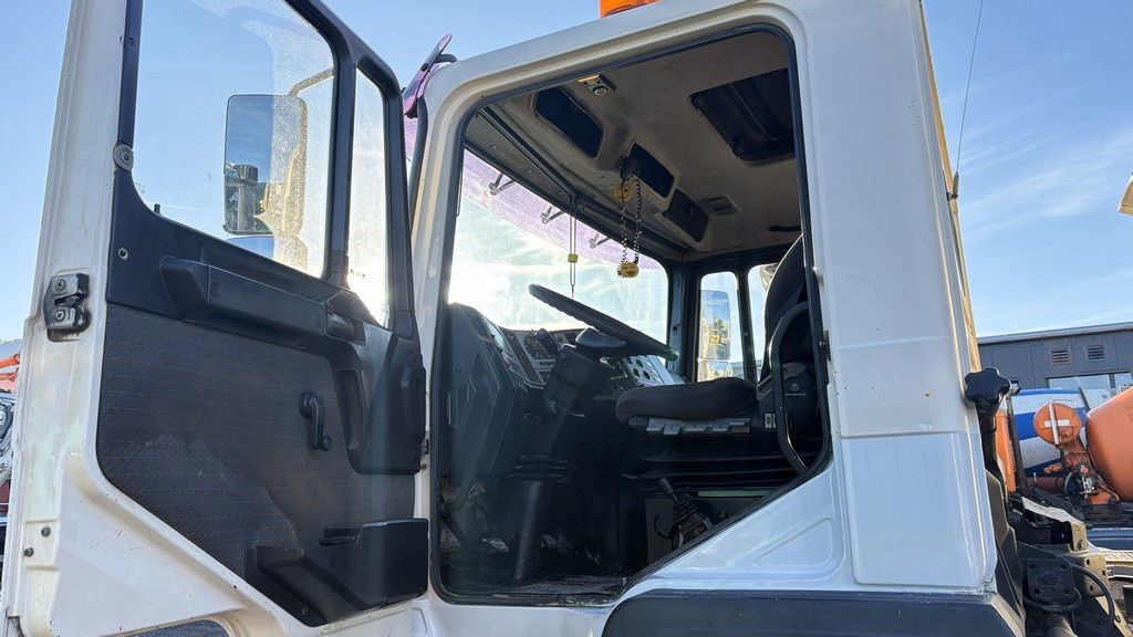 Самоскид вантажівка MAN 27.403 - 6x4 - 3 sided tipper - perfect: фото 15