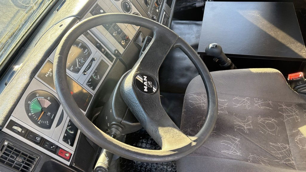 Самоскид вантажівка MAN 27.403 - 6x4 - 3 sided tipper - perfect: фото 17