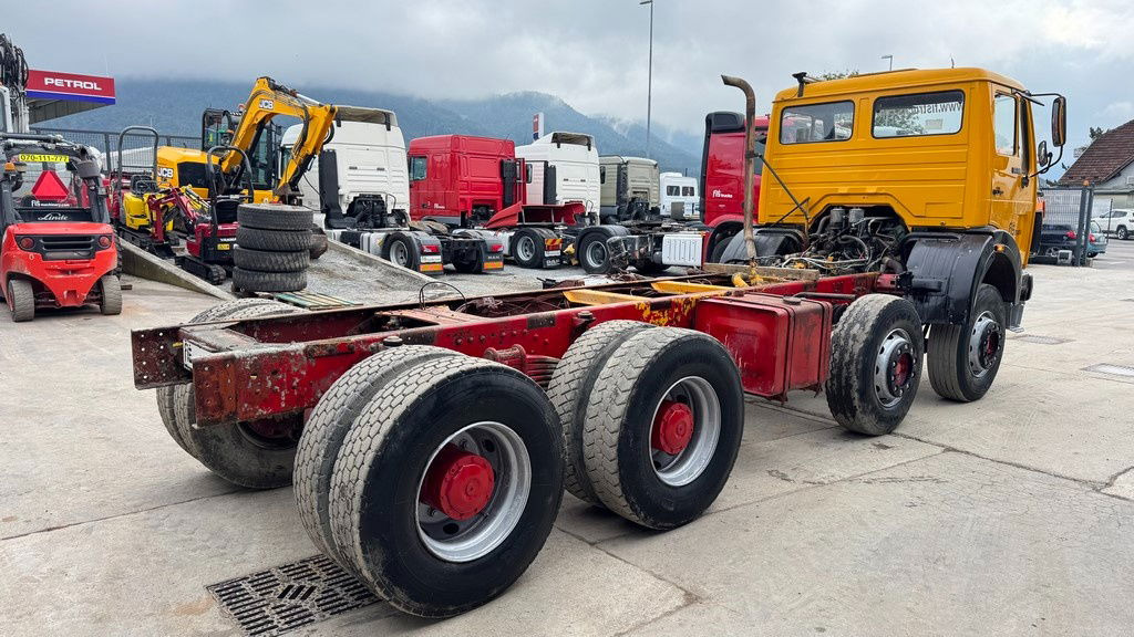 Mercedes-Benz 3228 8x4 chassis - v8 - Вантажівка шасі: фото 5 Mercedes-Benz 3228 8x4 chassis - v8 - Вантажівка шасі: фото 5