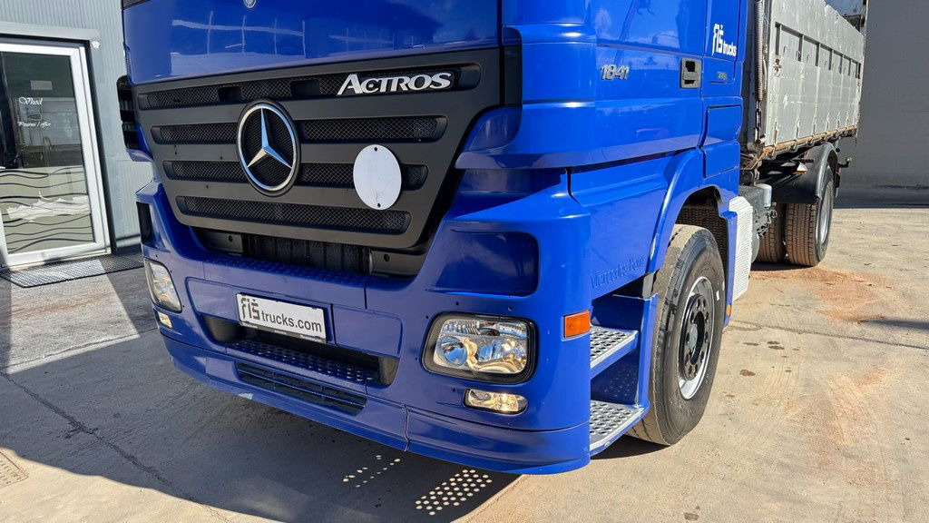Mercedes-Benz Actros 1841 L 4x2 tipper - tarpaulin - euro 5 - Самоскид вантажівка: фото 2 Mercedes-Benz Actros 1841 L 4x2 tipper - tarpaulin - euro 5 - Самоскид вантажівка: фото 2