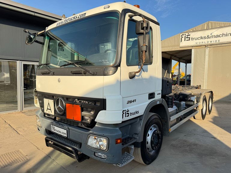 Mercedes-Benz Actros 2641 6x4 hiab abroll tipper - spring complete - Контейнеровоз/ Змінний кузов вантажівка: фото 1 Mercedes-Benz Actros 2641 6x4 hiab abroll tipper - spring complete - Контейнеровоз/ Змінний кузов вантажівка: фото 1