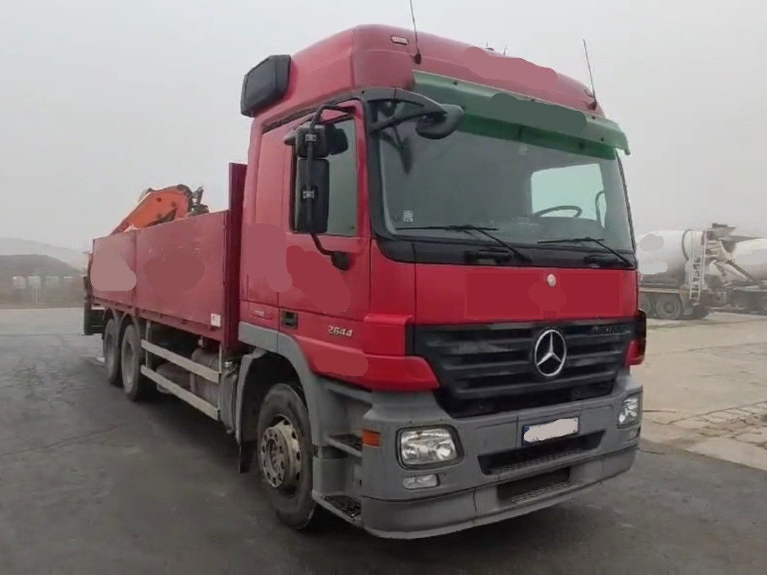 Mercedes-Benz Actros 2644L 6X4 stake body - Palfinger crane PK18500 - Бортова вантажівка/ Платформа: фото 1 Mercedes-Benz Actros 2644L 6X4 stake body - Palfinger crane PK18500 - Бортова вантажівка/ Платформа: фото 1