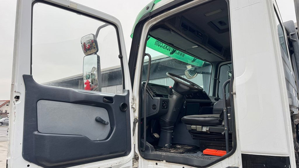 Вантажівка шасі Mercedes-Benz Actros 3331 B 6x4 chassis - big axle: фото 23 Вантажівка шасі Mercedes-Benz Actros 3331 B 6x4 chassis - big axle: фото 23