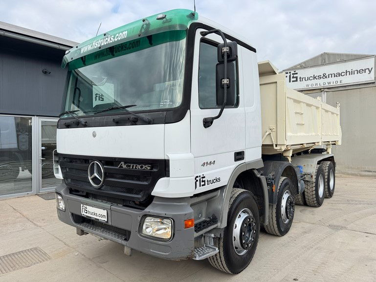 Mercedes-Benz Actros 4144 K 8x4 3 sided tipper - 1st owner - Самоскид вантажівка: фото 1 Mercedes-Benz Actros 4144 K 8x4 3 sided tipper - 1st owner - Самоскид вантажівка: фото 1